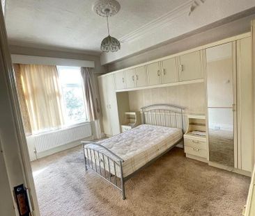 4 bedroom semi-detached house to rent - Photo 4