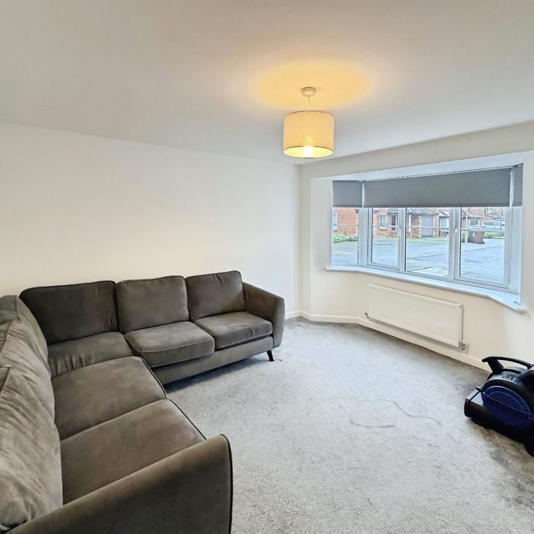 3 bedroom semi-detached house to rent - Photo 1