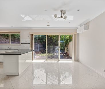 2 Saint Warden Court, Keilor Downs, Vic 3038 - Photo 1