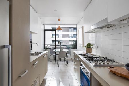 6/153 Beach Street, Port Melbourne - Photo 2