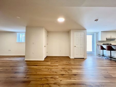 For Lease - 1450 Greenbriar Drive, Oakville, Ontario - Photo 3