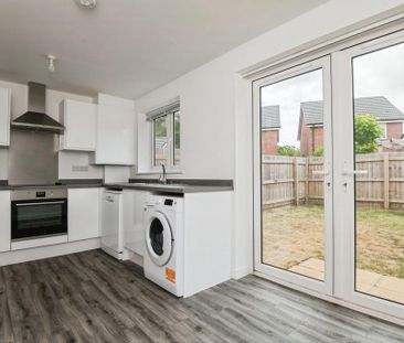 3 bedroom semi-detached house to rent - Photo 6