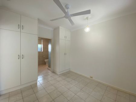 Immaculately maintained unit in a sought-after location - Photo 2