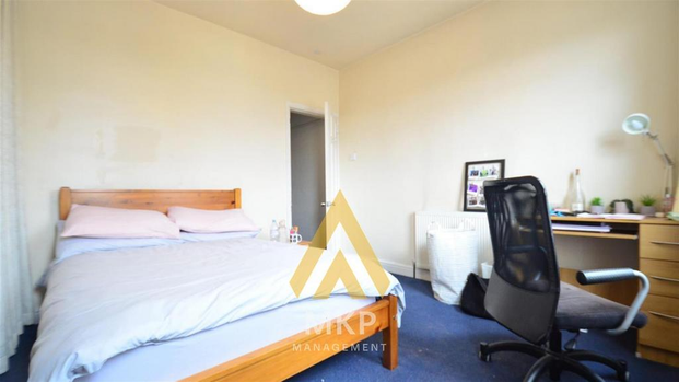 4 bedroom terraced house to rent - Photo 1