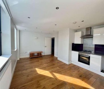 Stephenson House, The Grove, Gravesend, Kent, DA12 - Photo 2