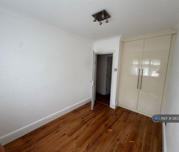 1 bedroom in a house share to rent - Photo 6