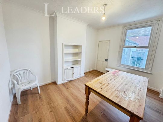 3 bedroom house to rent St. Osyth Road, Clacton-on-Sea, Essex, CO15 - Photo 1