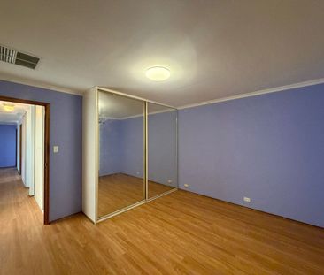 Spacious 4-Bedroom Family Home with Swimming Pool - Photo 3