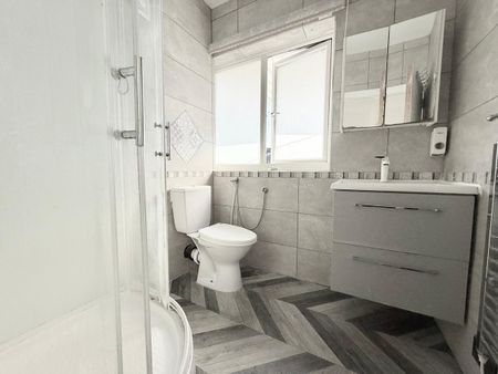 5 bed Semi-Detached House To Let - Photo 3