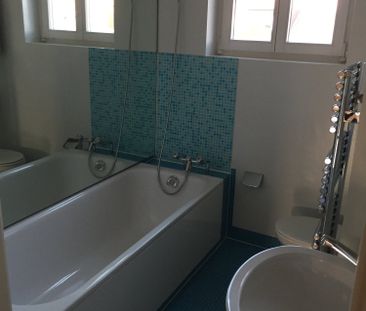 Schöne 3-Zimmer Altbauwohnung mit Balkon und Mansarde - Photo 3