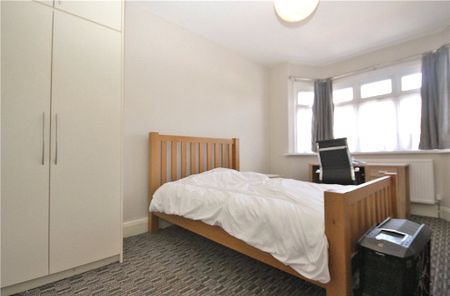 Runnemede Road, Egham, Surrey, TW20 9BL - Photo 4