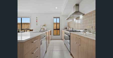 FAMILY HOME IN GREAT LOCATION - Photo 4