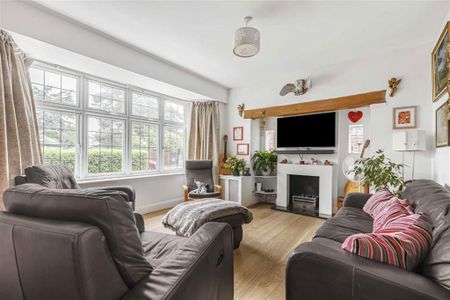4 bedroom semi-detached house to rent - Photo 3