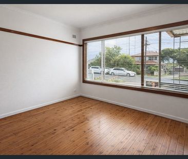 Spacious Family Home in the Heart of Greenacre - Photo 6