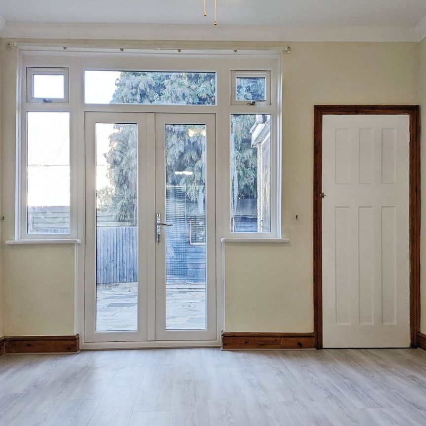 Waddon Court Road, Croydon - Photo 1