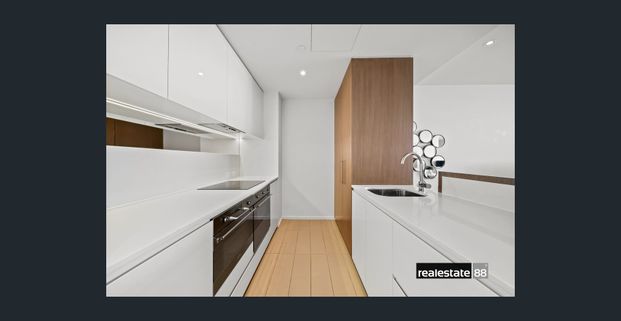 STYLISH APARTMENT WITH AMAZING VIEWS! - Photo 1