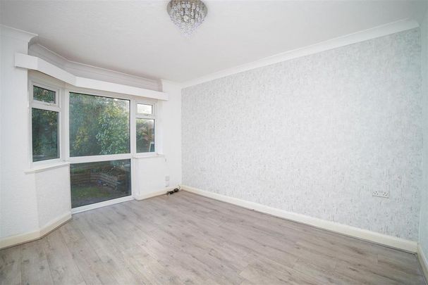 3 bedroom semi-detached bungalow to rent - Photo 1