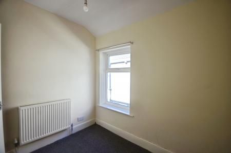 2 bedroom Flat To Let - Photo 3
