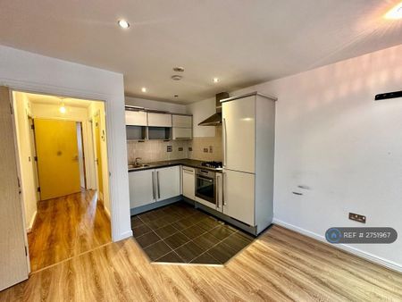 2 bedroom flat to rent - Photo 5