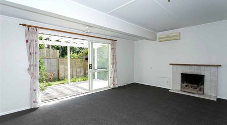 Charming Cottage - Photo 3