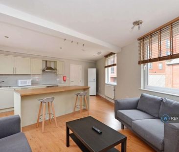 4 bedroom flat to rent - Photo 1