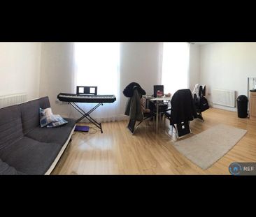 3 bedroom flat to rent - Photo 5