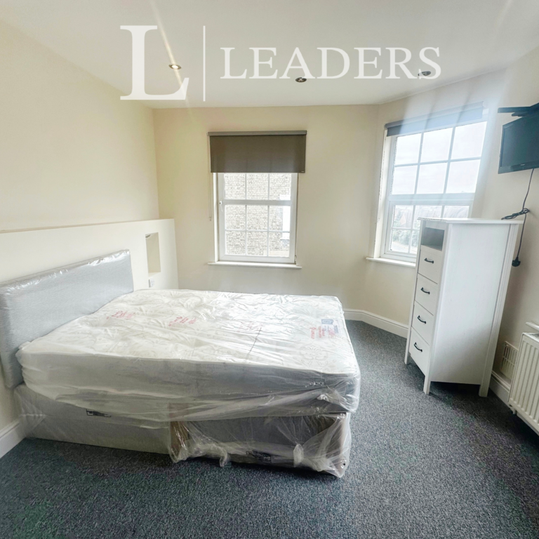 1 bedroom in a house share to rent - Photo 1