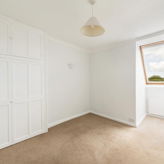 2 Bed Flat - Photo 1