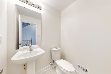 For Lease - 40 Tennant Circle, Vaughan, Ontario - Photo 3