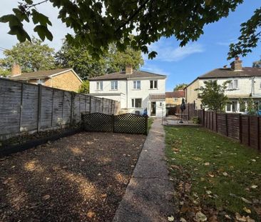 Room in a Shared House, Honeysuckle Road, SO16 - Photo 1
