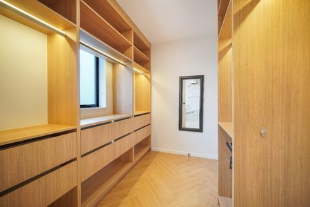 Designer 5 Bedroom Home Hillsborough - Photo 3