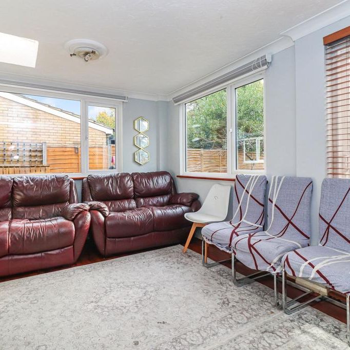 4 bedroom detached house to rent - Photo 1