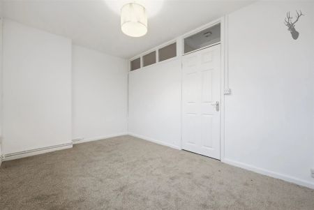 1 Bedroom Flat - Above Shop - Photo 2