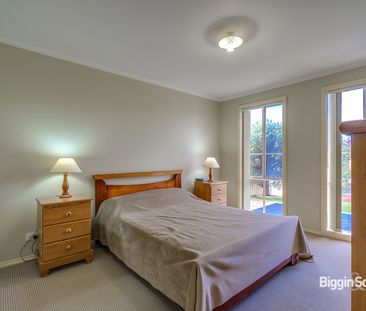 EAST FACING GEM IN A PRIME LOCATION ! - Photo 6
