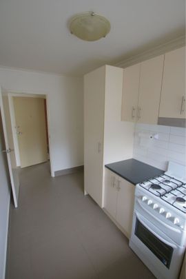 8/6 Clyde Street, Thornbury, VIC 3071 - Photo 1
