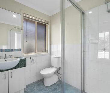 Spacious Family Home in the Heart of Upper Coomera - Photo 3