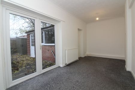 3 Bedroom Semi-Detached House - Photo 5