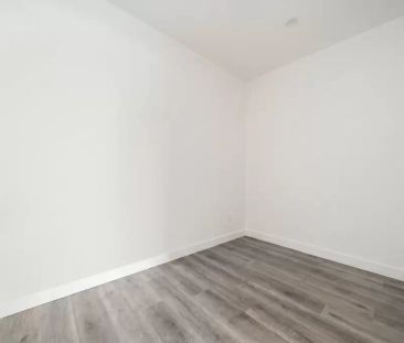 Stylish Apartment with Courtyard & Parking - Photo 3