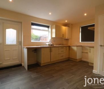 2 bedroom end of terrace house to rent - Photo 2