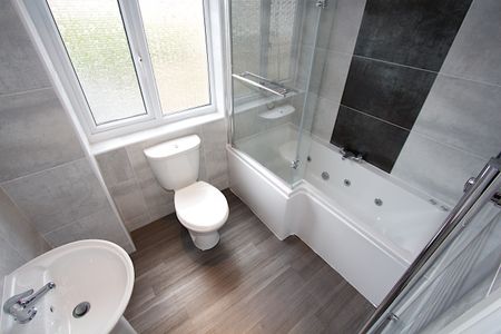 94 Paget Street - Photo 2