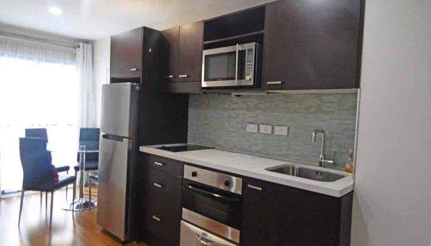 Great City Living - Fully Furnished Apartment - Photo 1
