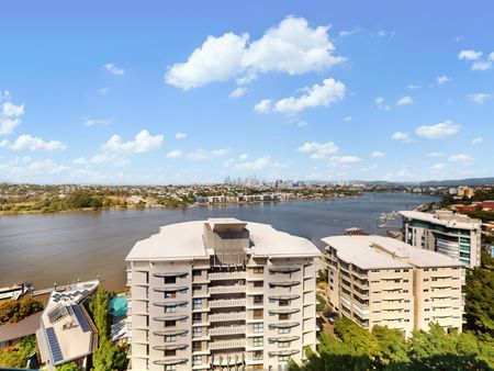 Executive One Bedroom Apartment with Stunning River & City views - Photo 2