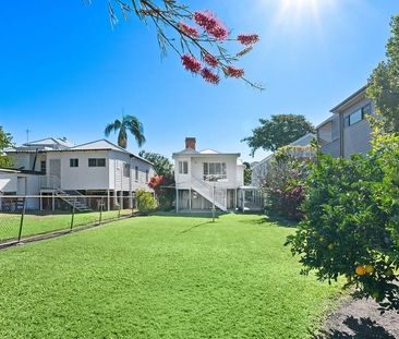 CHARMING QUEENSLANDER IN THE HEART OF NEW FARM - Photo 2