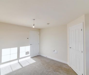 3 Bedroom House - Semi-Detached - Photo 3