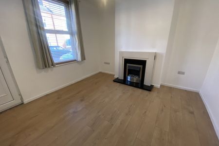 Ellerker Avenue - Photo 3