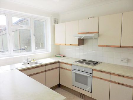 3 bedroom maisonette to rent - Photo 3