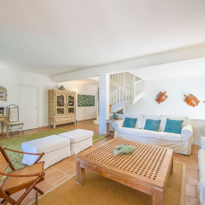 Rental Villa Ajaccio 10 Rooms 290 m² - Photo 1