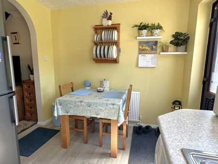 2 bedroom semi-detached house to rent - Photo 2