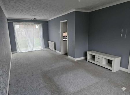 St. Nicholas Drive, Grimsby, DN37 - Photo 2