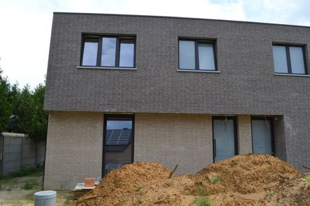 TE HUUR: Moderne woning met 3 slaapkamers in Heusden! - Foto 2